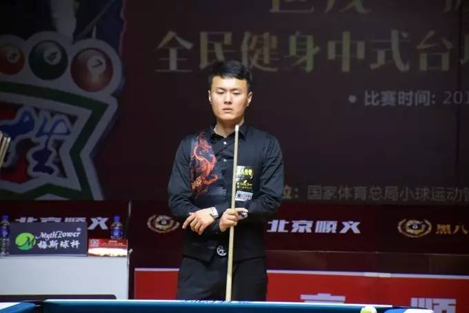 她躲避对手 她躲避对手